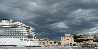 Ancona - Partita la stagione delle crociere, primo attracco per la Viking Star